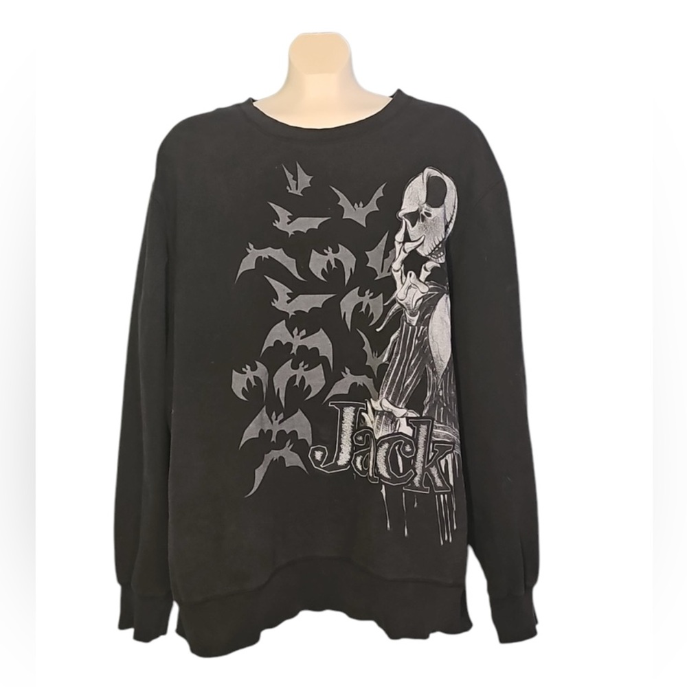 💚 Disney Store Nightmare Before Christmas Crewneck Sweatshirt, Size XL.
